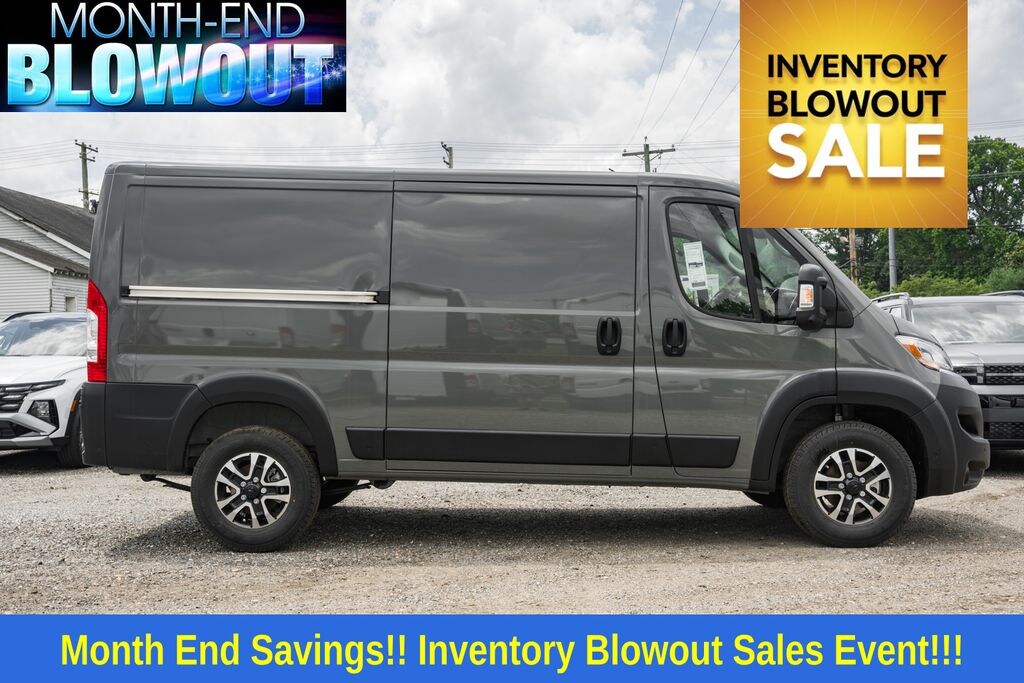 New 2025 Ram ProMaster PROMASTER 3500 SLT CARGO VAN LOW ROOF 136' WB Cargo Van