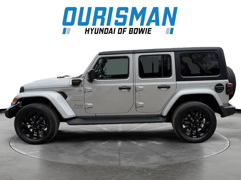 2023 Jeep Wrangler Sahara 4xe photo 3