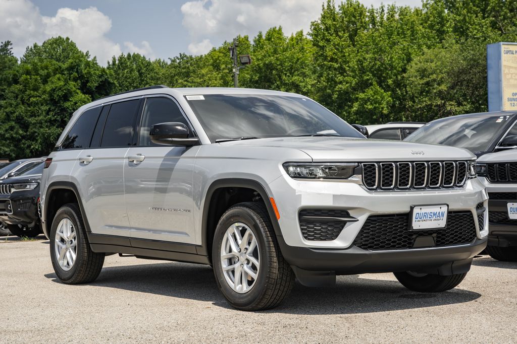 2025 Jeep Grand Cherokee Laredo's photo