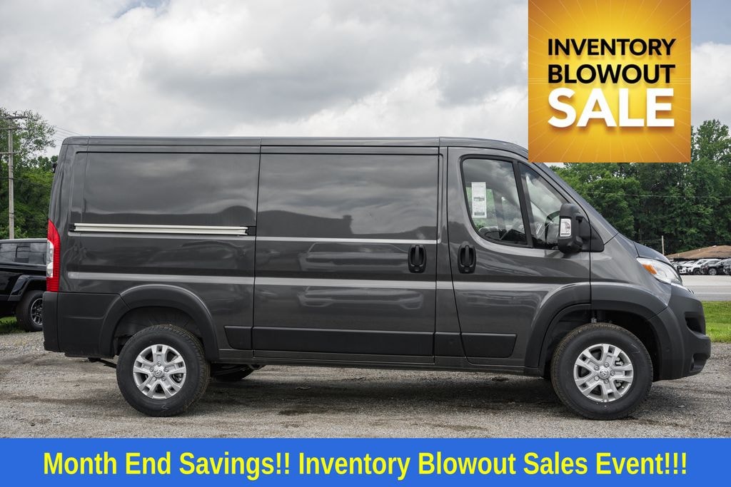 New 2025 Ram ProMaster PROMASTER 1500 SLT CARGO VAN LOW ROOF 136' WB Cargo Van
