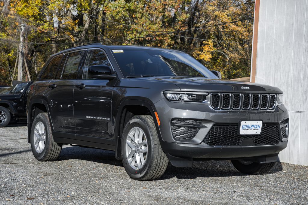 2025 Jeep Grand Cherokee Laredo's photo