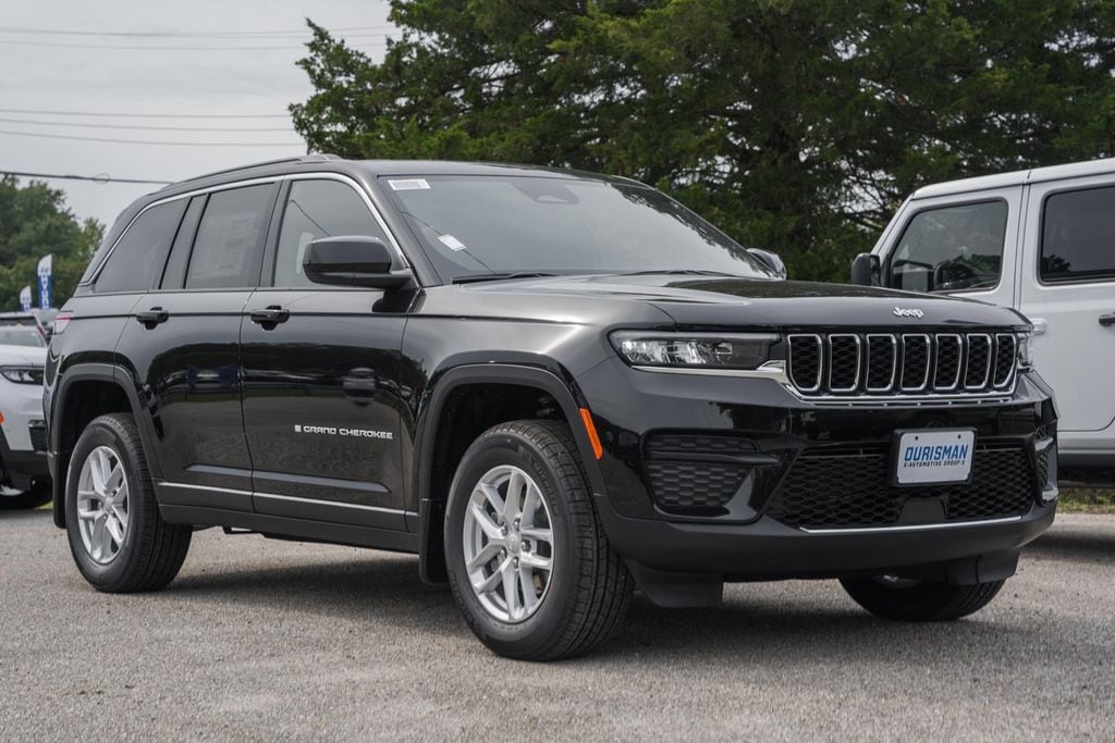 2025 Jeep Grand Cherokee Laredo's photo