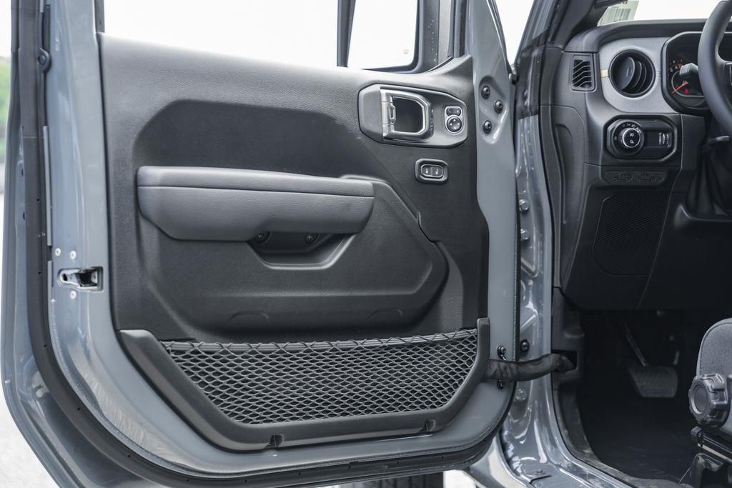 2025 Jeep Gladiator Sport S - Photo 38