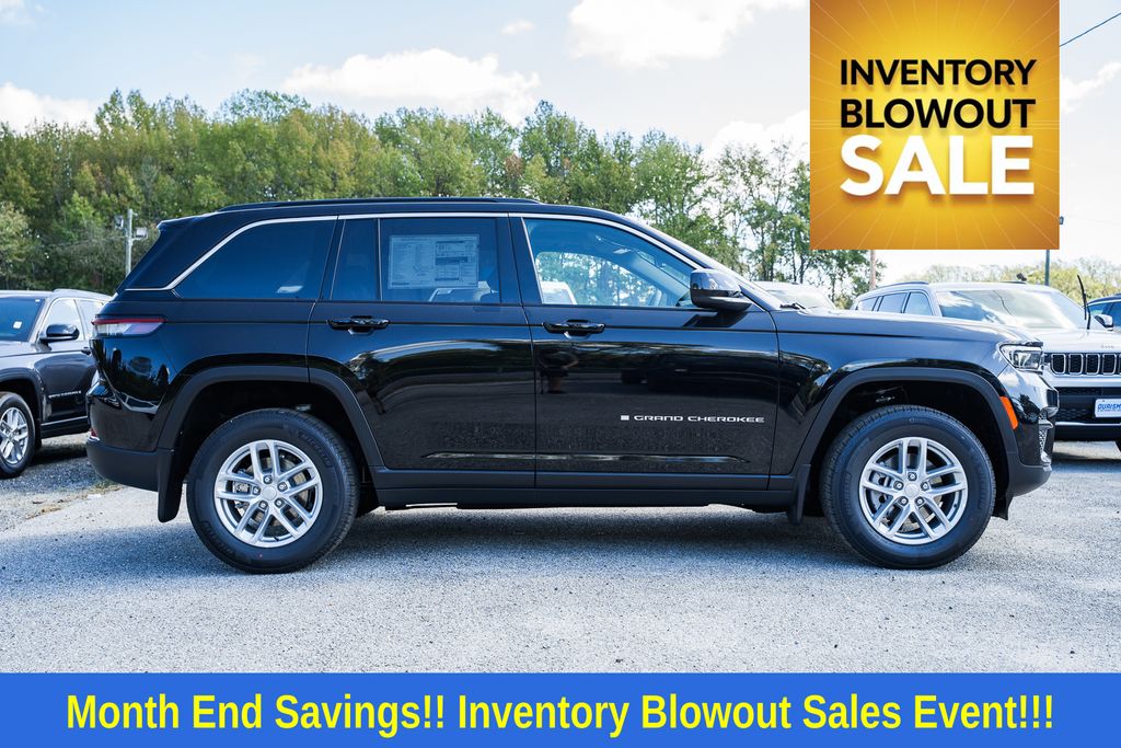 2025 Jeep Grand Cherokee Laredo photo 3