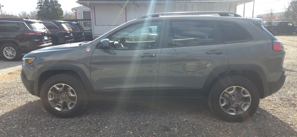 Used 2019 Jeep Cherokee Trailhawk SUV