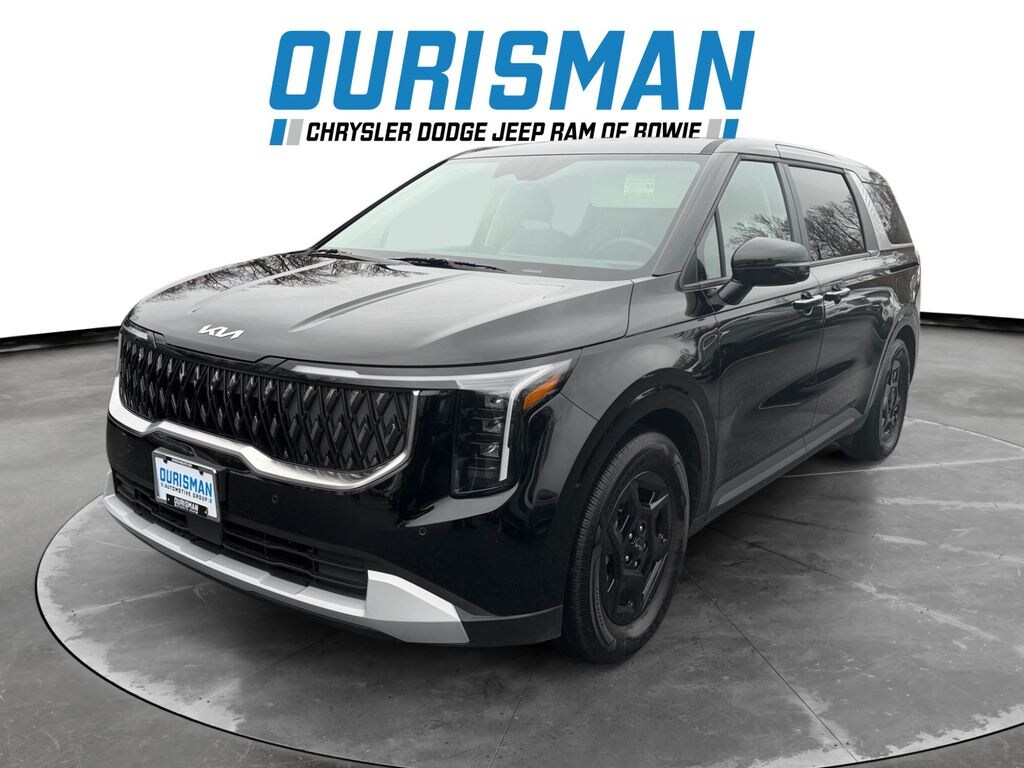 Used 2025 Kia Carnival LXS Minivan/Van