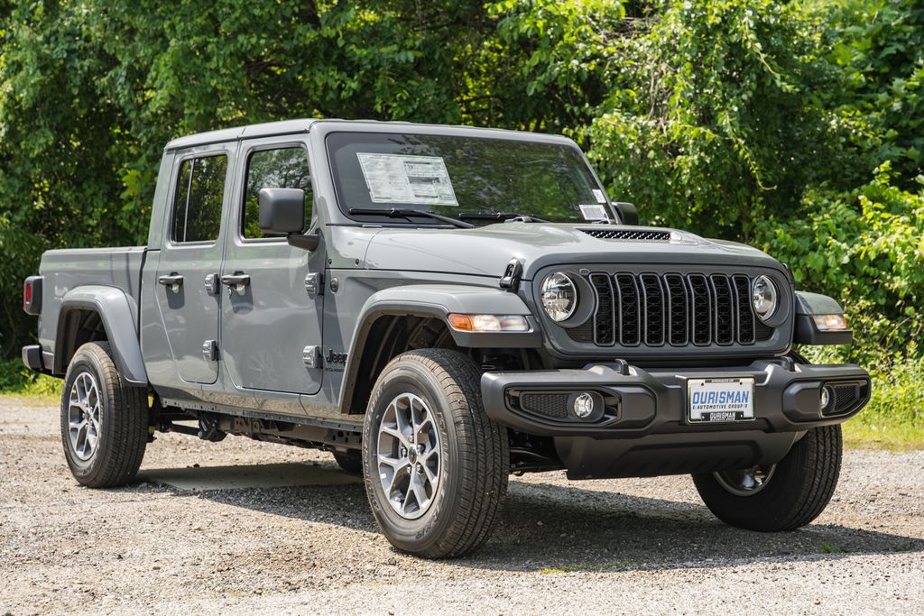 2025 Jeep Gladiator Sport S's photo