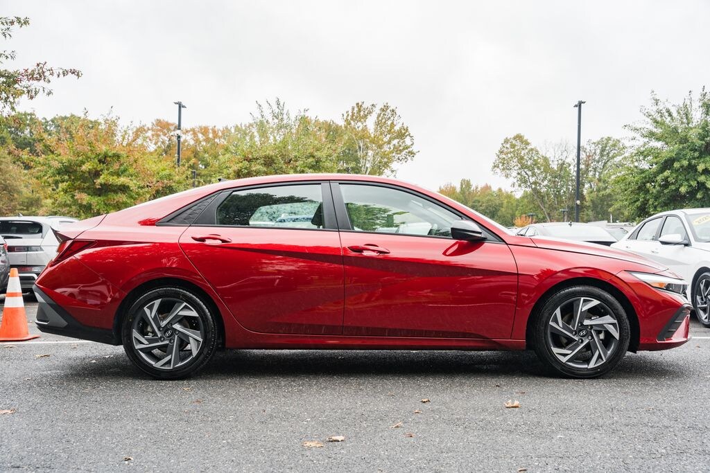 Used 2025 Hyundai Elantra SEL Sport Sedan