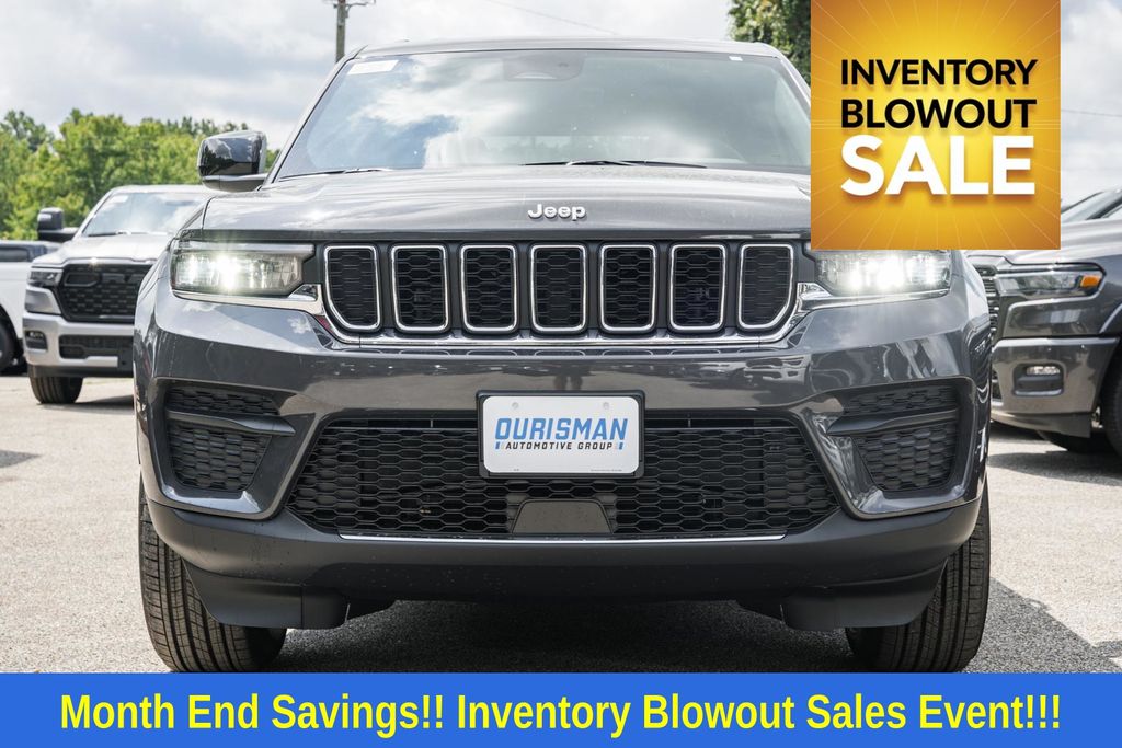 2025 Jeep Grand Cherokee Laredo photo 2