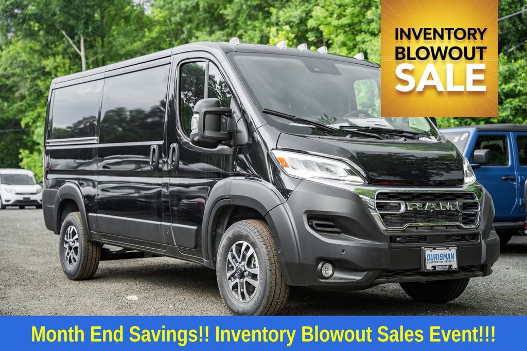New 2025 Ram ProMaster PROMASTER 3500 SLT CARGO VAN LOW ROOF 136' WB Cargo Van
