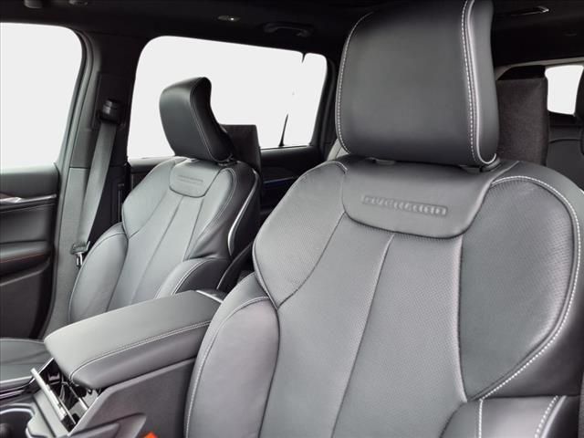 2025 Jeep Grand Cherokee L Overland - Photo 10