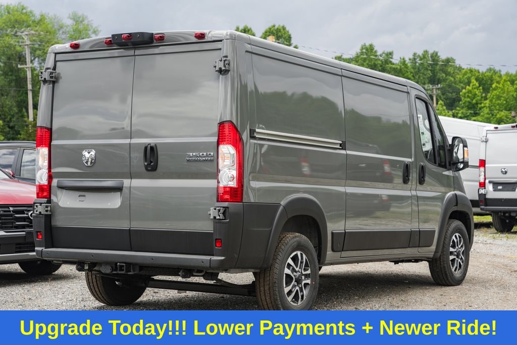 New 2025 Ram ProMaster PROMASTER 3500 SLT CARGO VAN LOW ROOF 136' WB Cargo Van