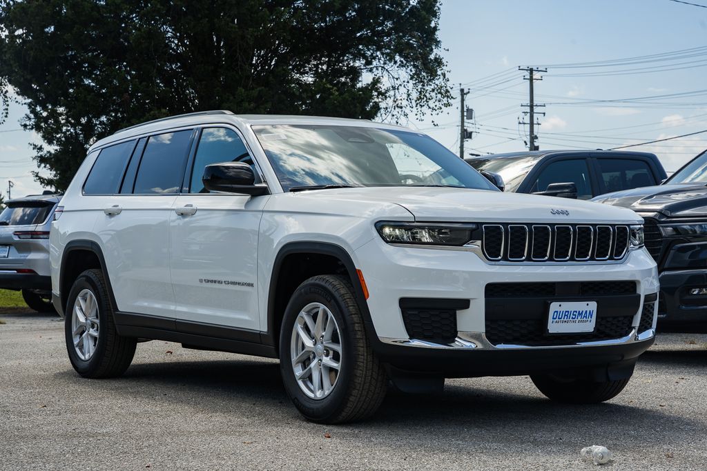 2025 Jeep Grand Cherokee L Laredo's photo
