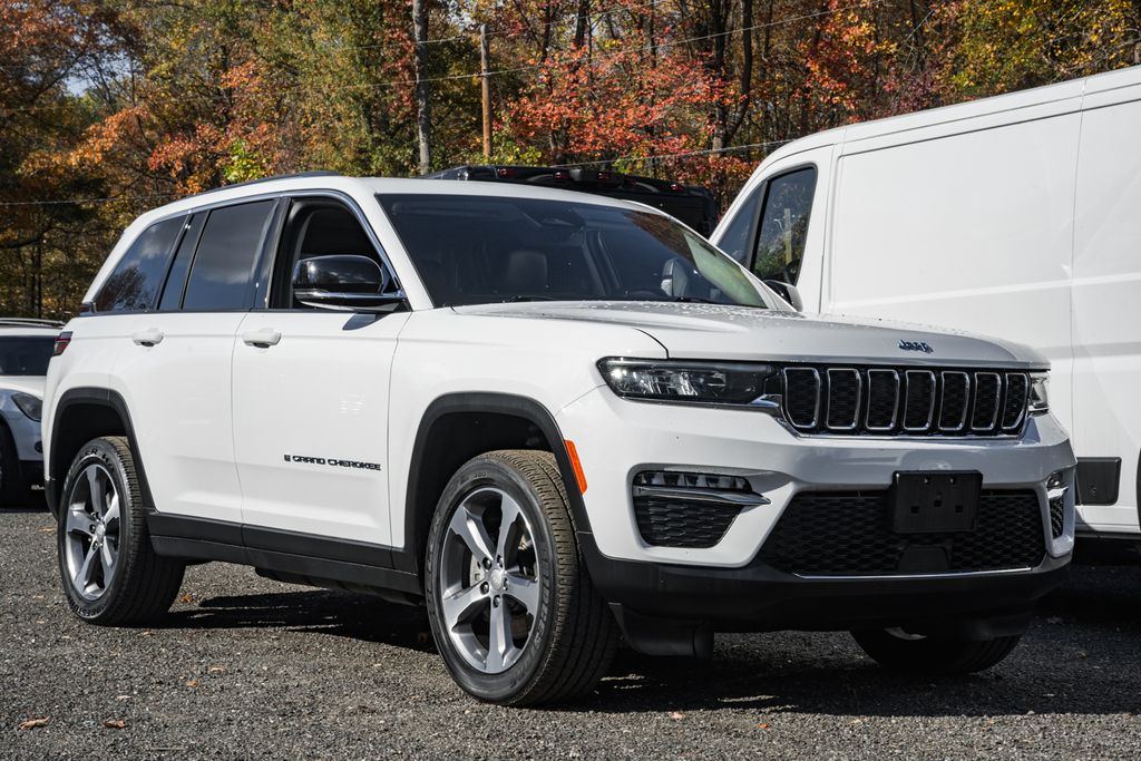 2023 Jeep Grand Cherokee 4xe's photo