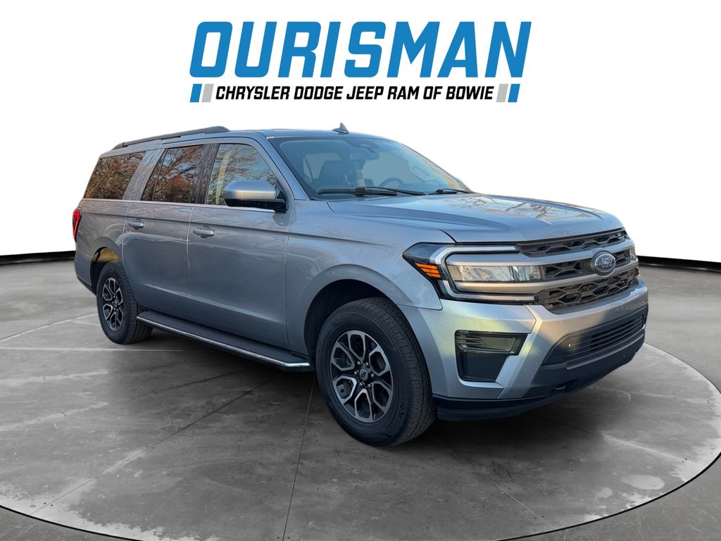 2022 Ford Expedition XLT's photo