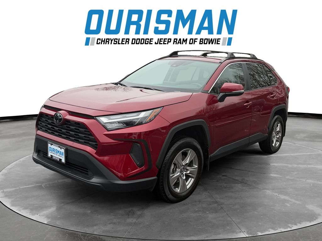 2025 Toyota RAV4 Hybrid XLE photo 2