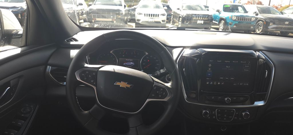 2023 Chevrolet Traverse Leather photo 3