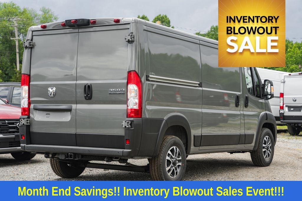 New 2025 Ram ProMaster PROMASTER 3500 SLT CARGO VAN LOW ROOF 136' WB Cargo Van