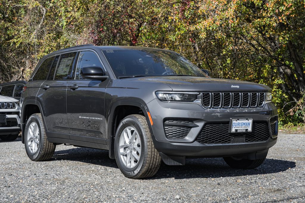2025 Jeep Grand Cherokee Laredo's photo
