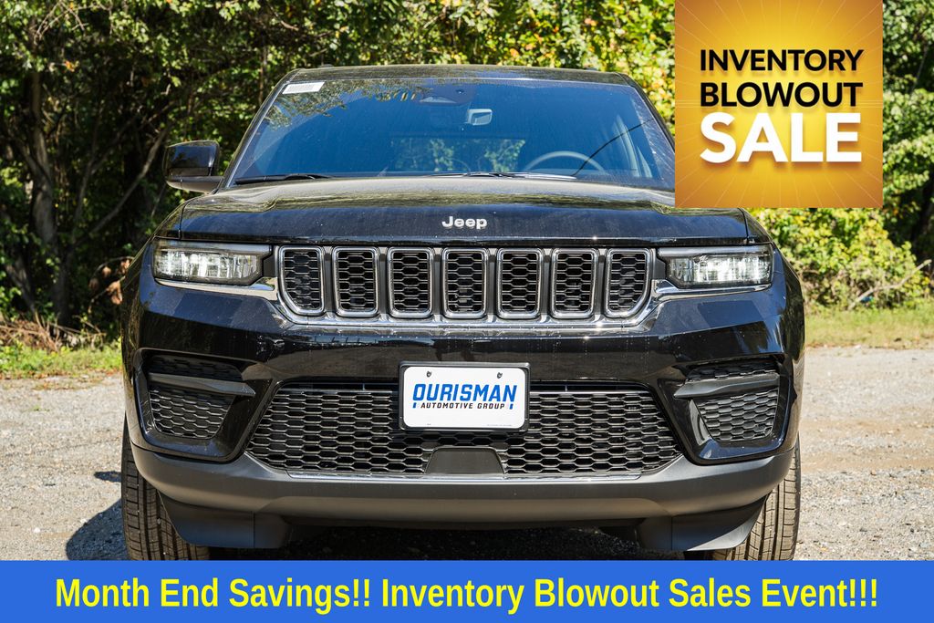 2025 Jeep Grand Cherokee Laredo photo 2