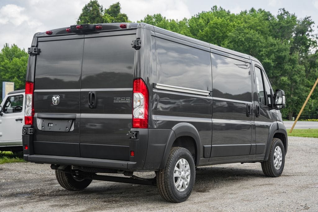 New 2025 Ram ProMaster PROMASTER 1500 SLT CARGO VAN LOW ROOF 136' WB Cargo Van