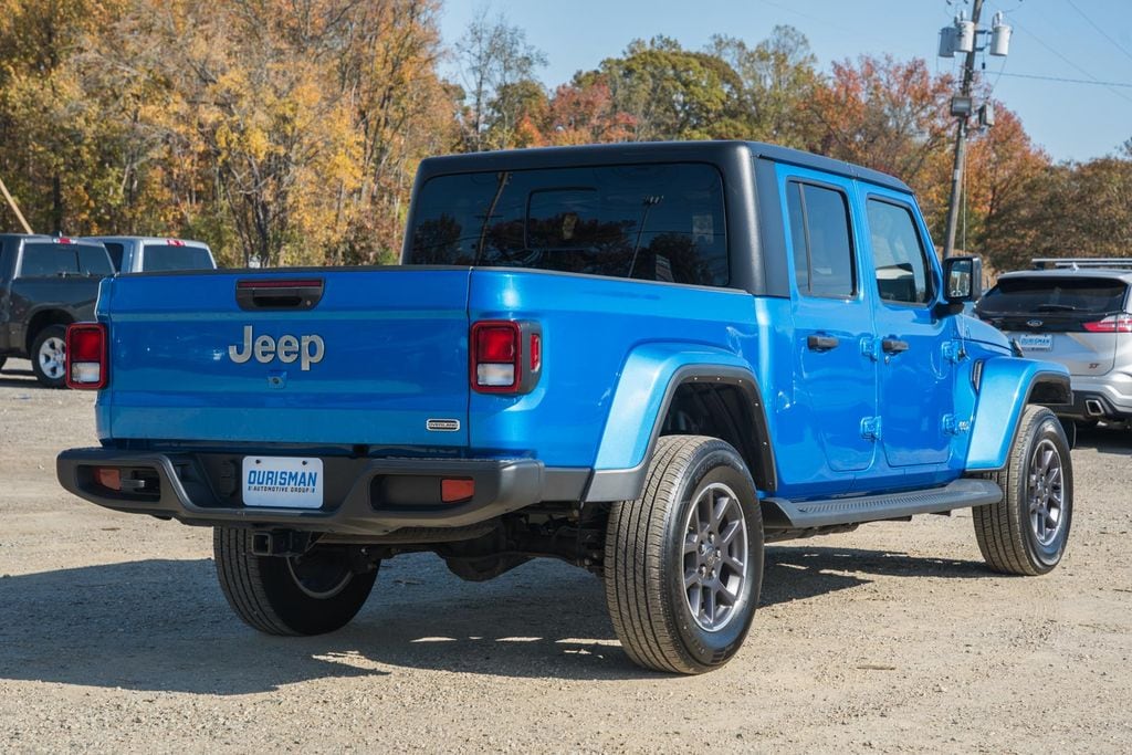 Used 2022 Jeep Gladiator Overland Truck