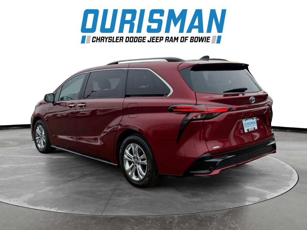 2022 Toyota Sienna XSE photo 4