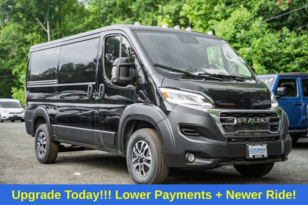 New 2025 Ram ProMaster PROMASTER 3500 SLT CARGO VAN LOW ROOF 136' WB Cargo Van