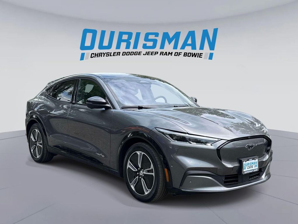 2023 Ford Mustang-Mach-e Premium's photo