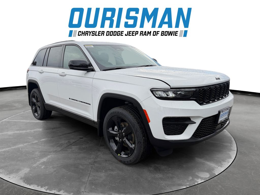 2025 Jeep Grand Cherokee Altitude's photo