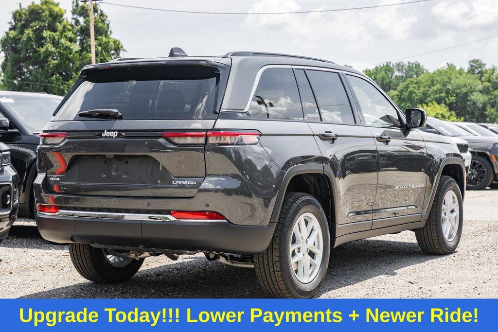 2025 Jeep Grand Cherokee Laredo photo 4