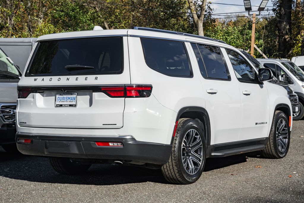 2022 Jeep Wagoneer Series III photo 2