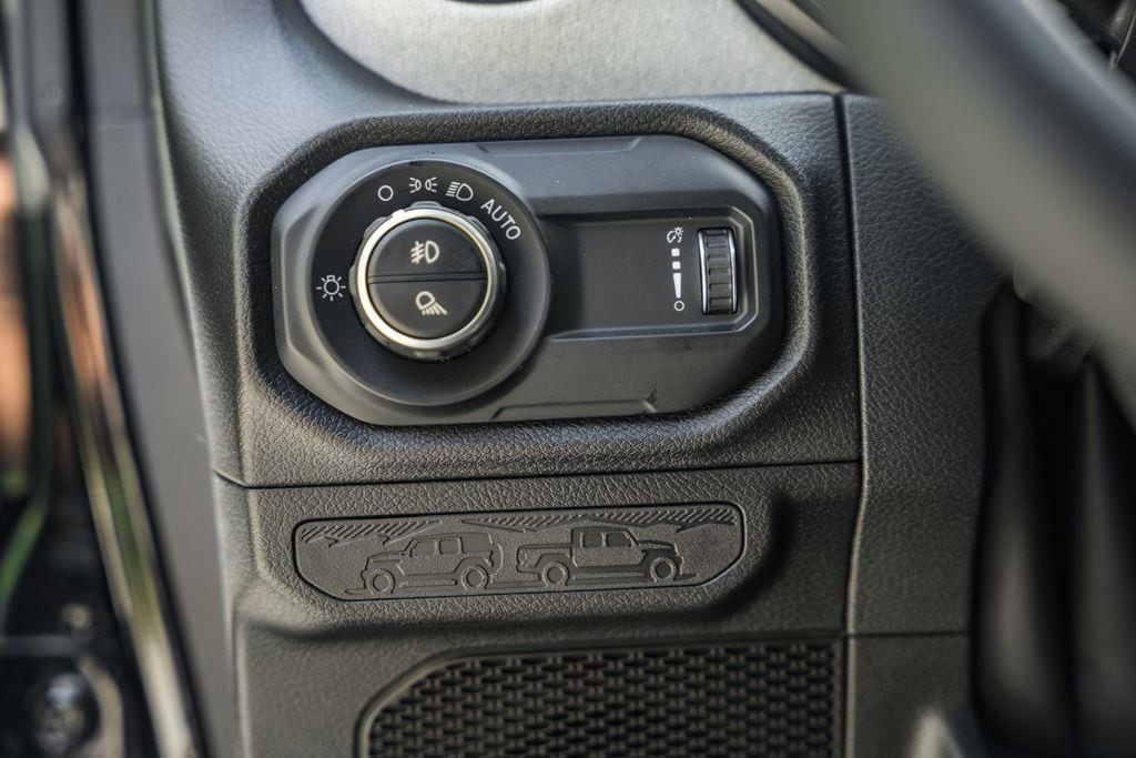 2025 Jeep Gladiator Sport S - Photo 39