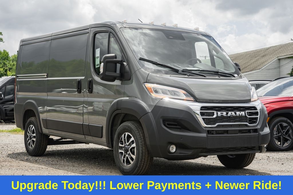 New 2025 Ram ProMaster PROMASTER 3500 SLT CARGO VAN LOW ROOF 136' WB Cargo Van