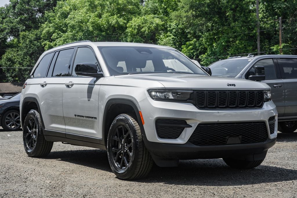 2024 Jeep Grand Cherokee Altitude's photo