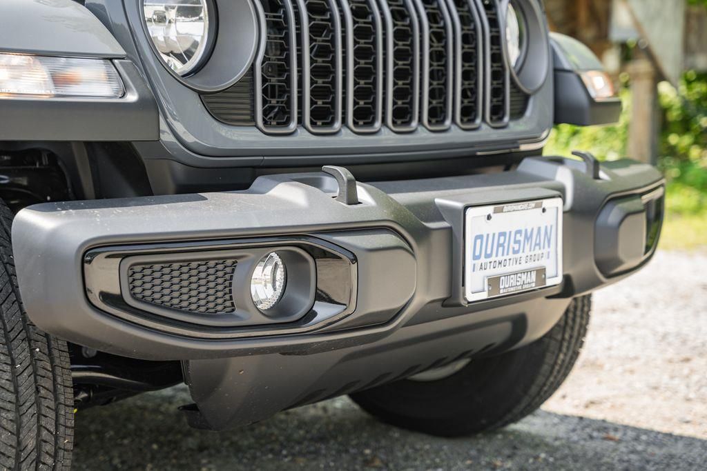 2025 Jeep Gladiator Sport S - Photo 11