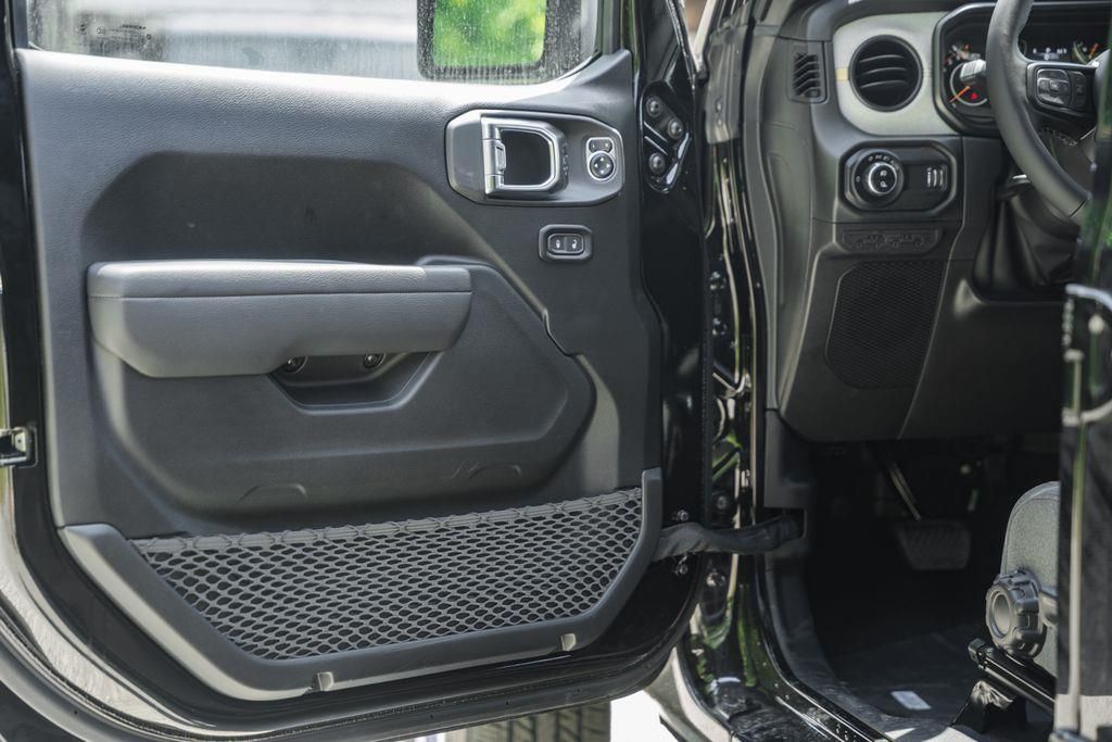 2025 Jeep Gladiator Sport S - Photo 37