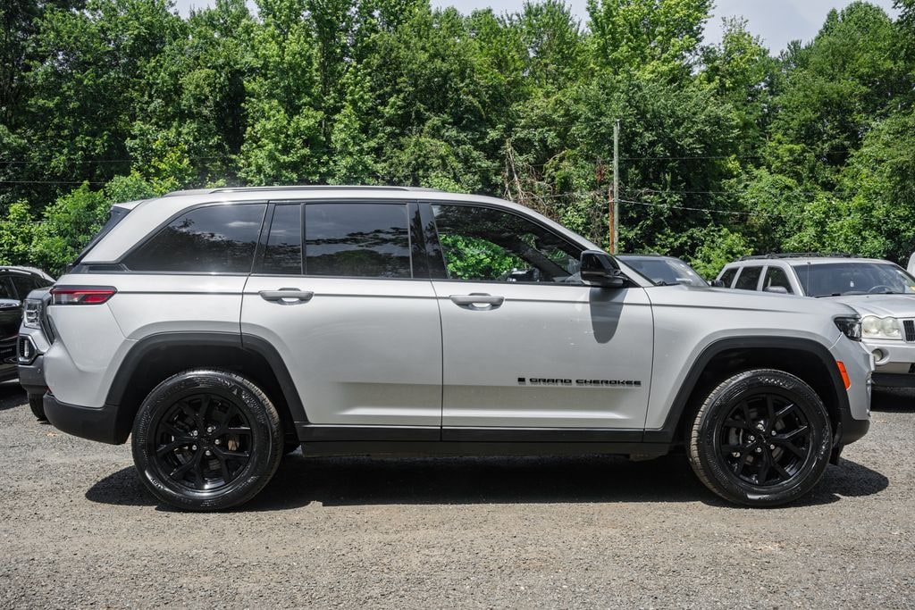 Used 2024 Jeep Grand Cherokee Altitude X SUV