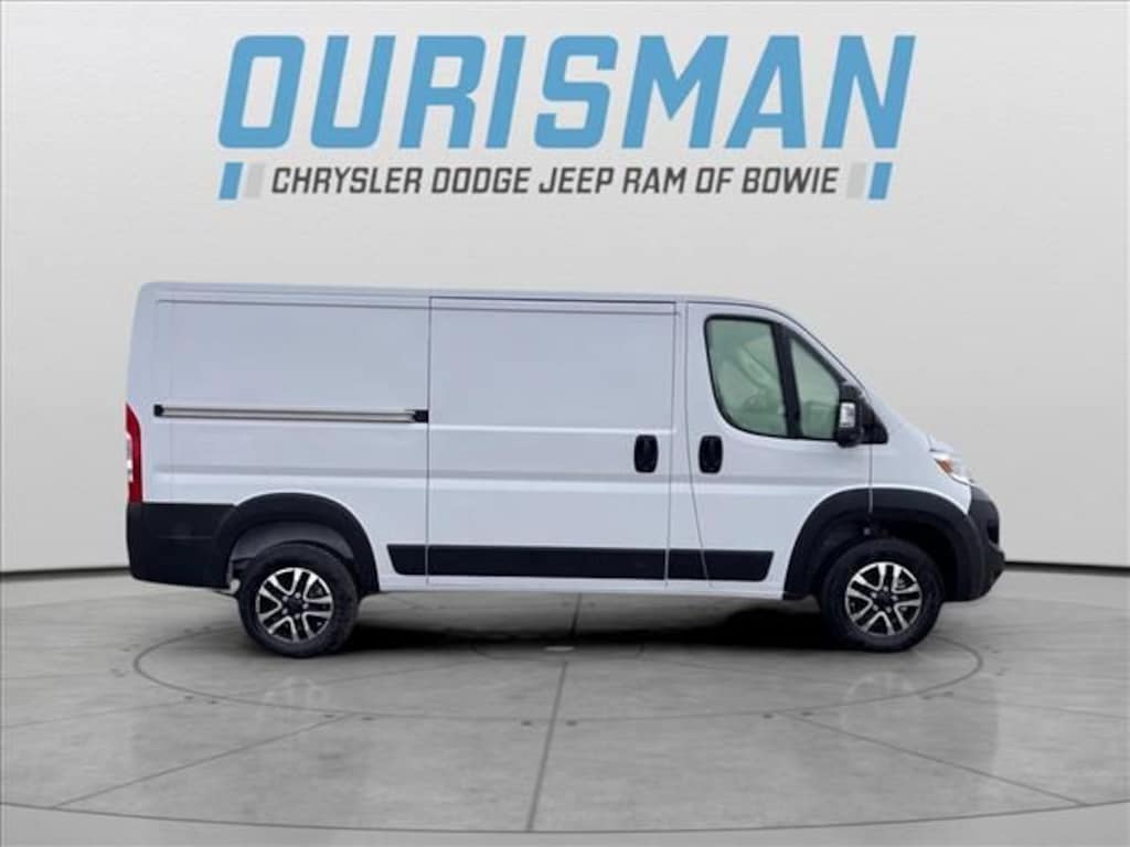 New 2025 Ram ProMaster PROMASTER 3500 SLT CARGO VAN LOW ROOF 136' WB Cargo Van