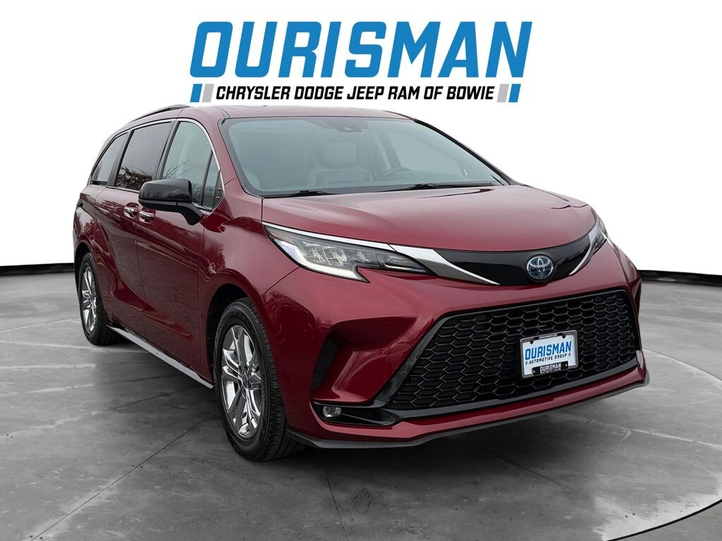 Used 2022 Toyota Sienna XSE Minivan/Van