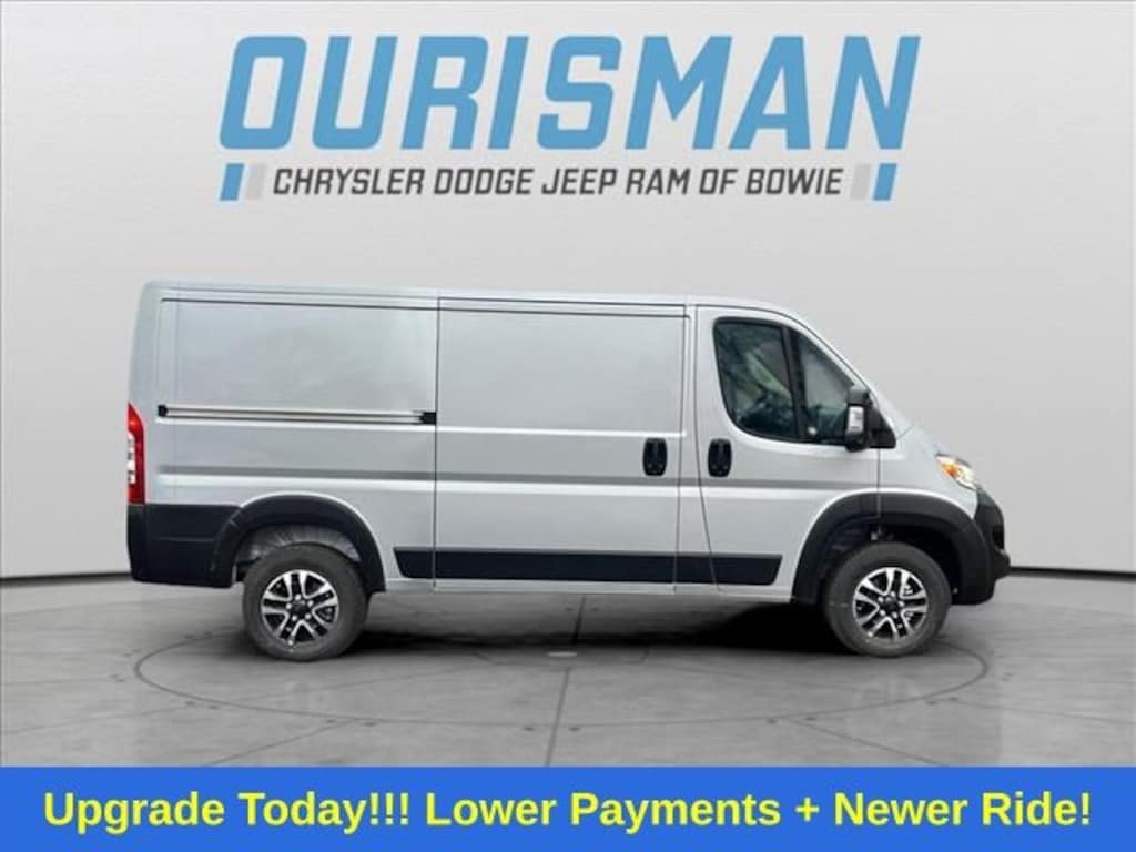 New 2025 Ram ProMaster PROMASTER 3500 SLT CARGO VAN LOW ROOF 136' WB Cargo Van