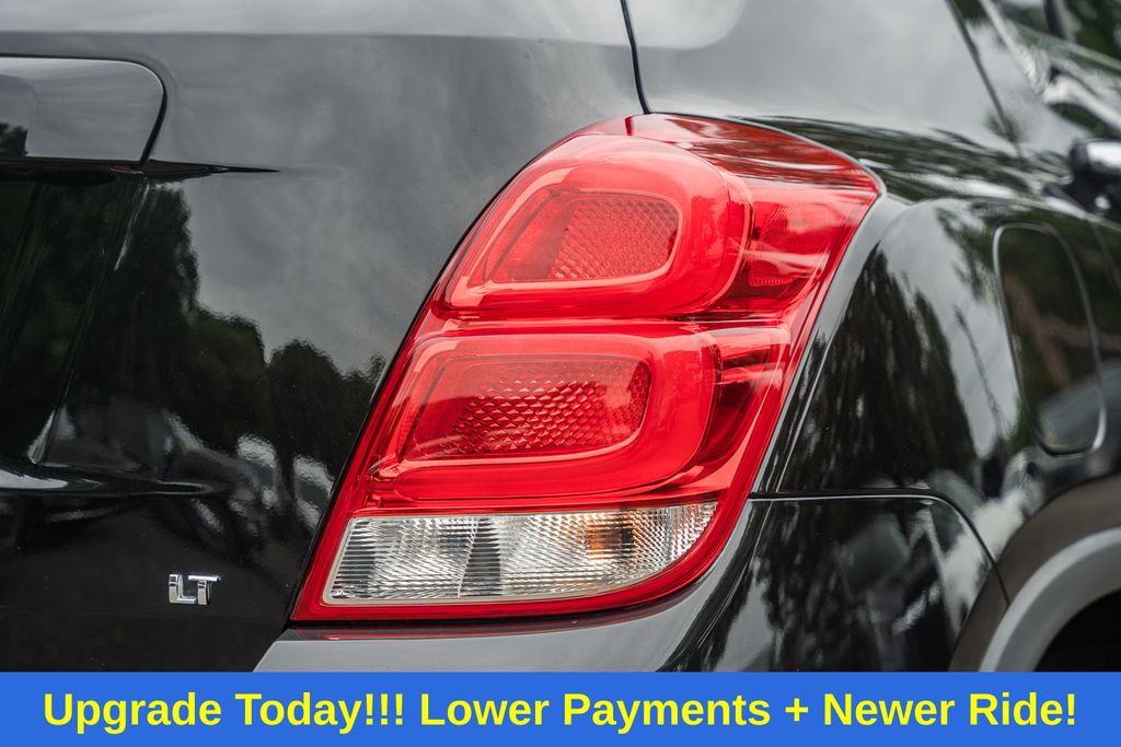 2019 Chevrolet Trax LT photo 3