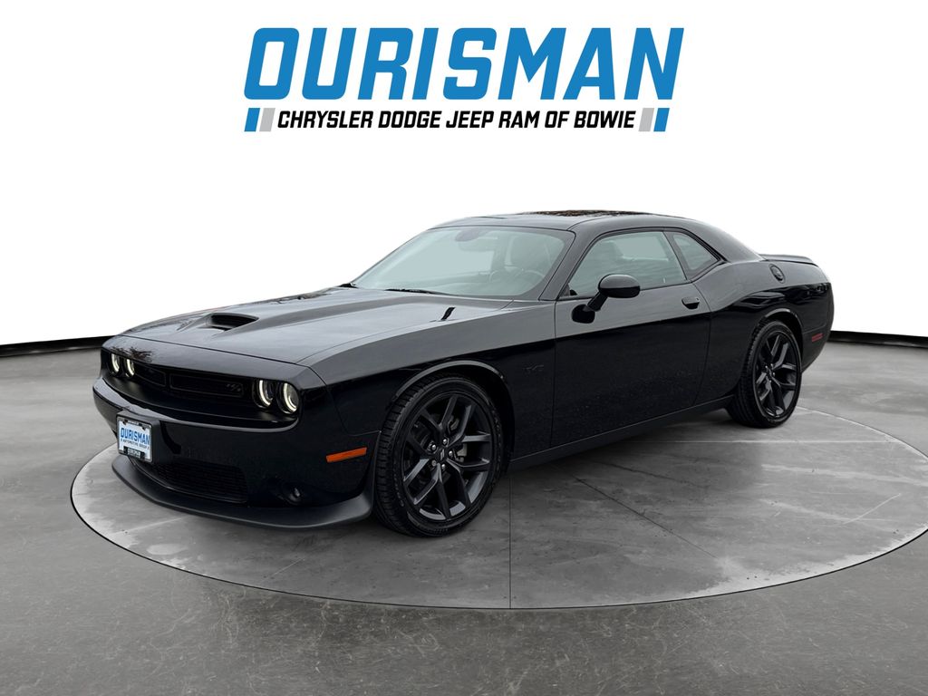 2023 Dodge Challenger R/T photo 2