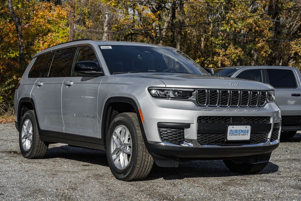 2025 Jeep Grand Cherokee L Laredo's photo