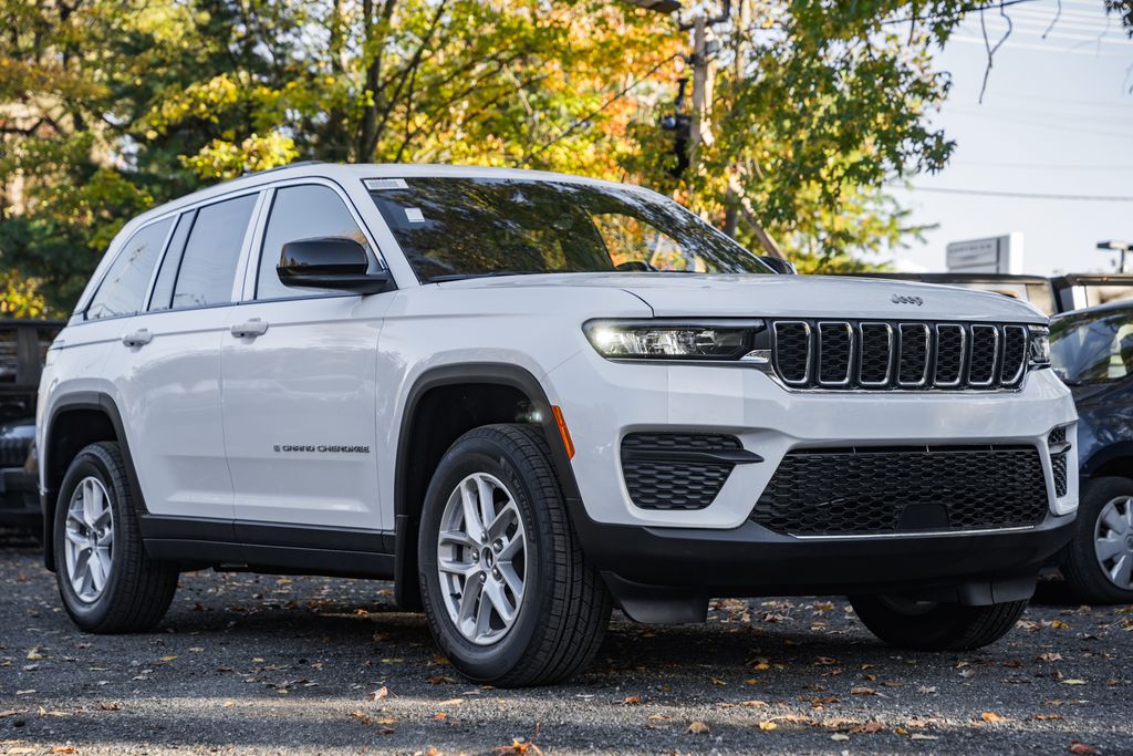 2025 Jeep Grand Cherokee Laredo's photo