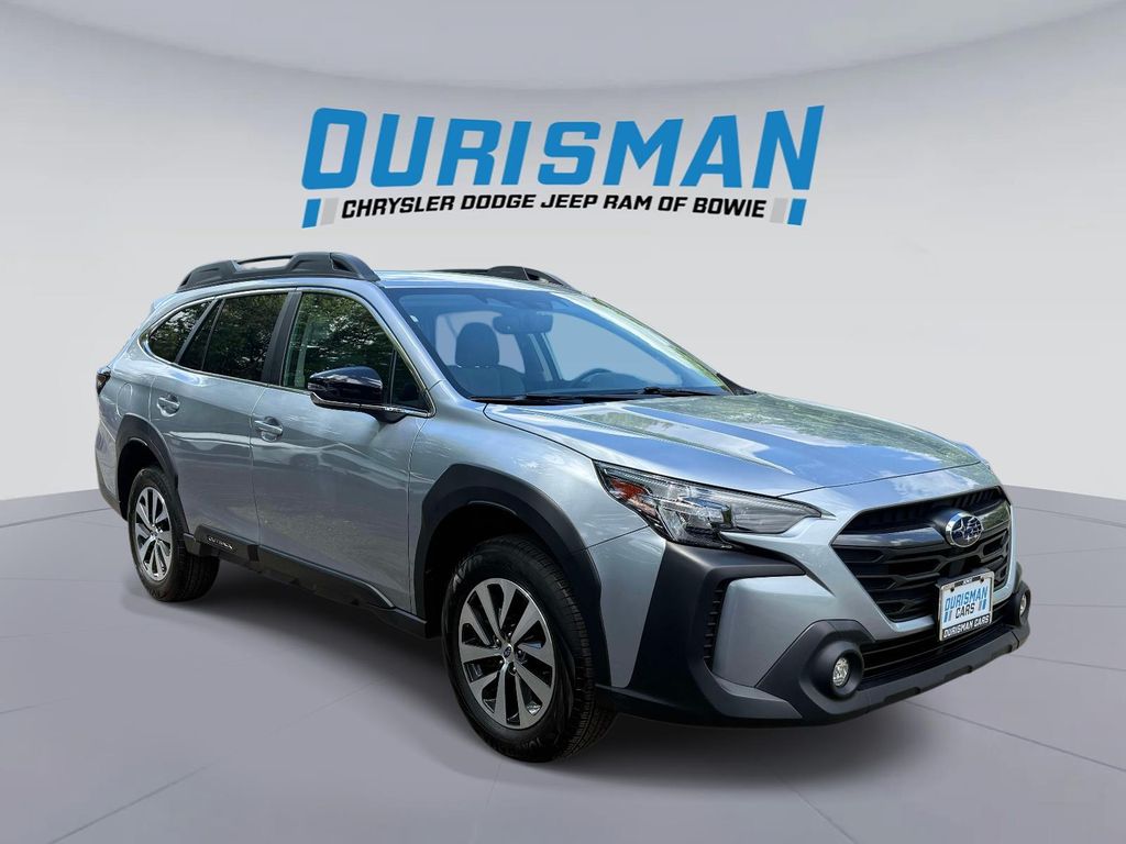 2024 Subaru Outback Premium's photo