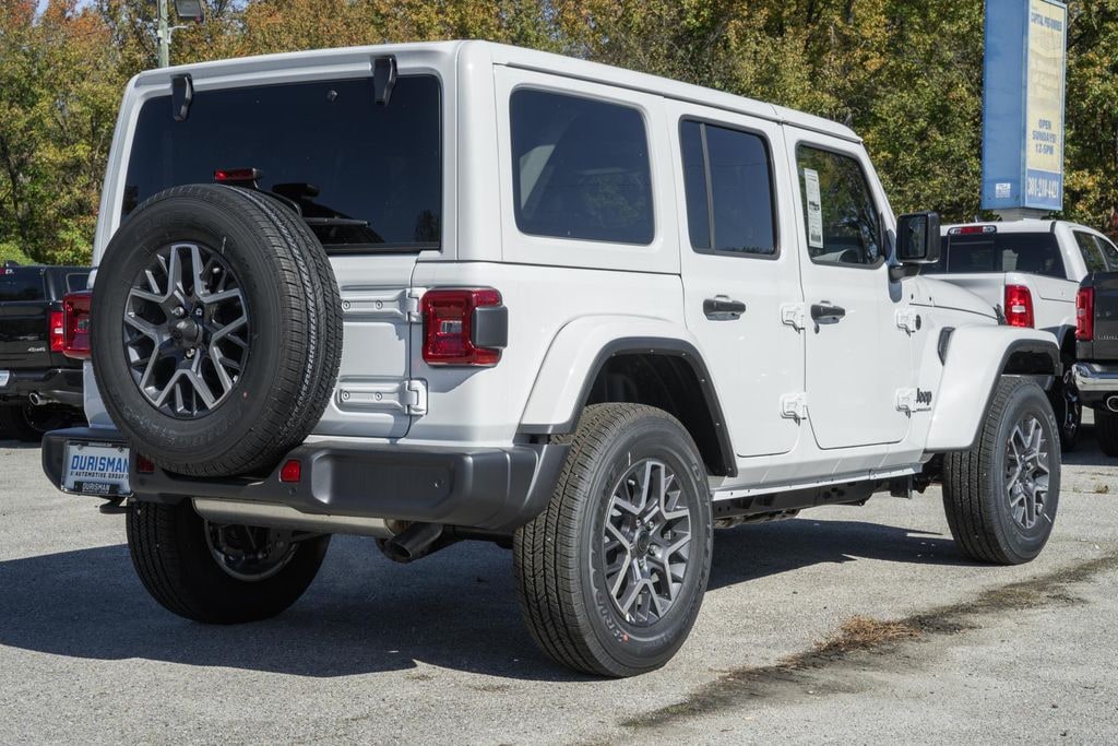 New 2025 Jeep Wrangler 4-DOOR SAHARA Sport Utility