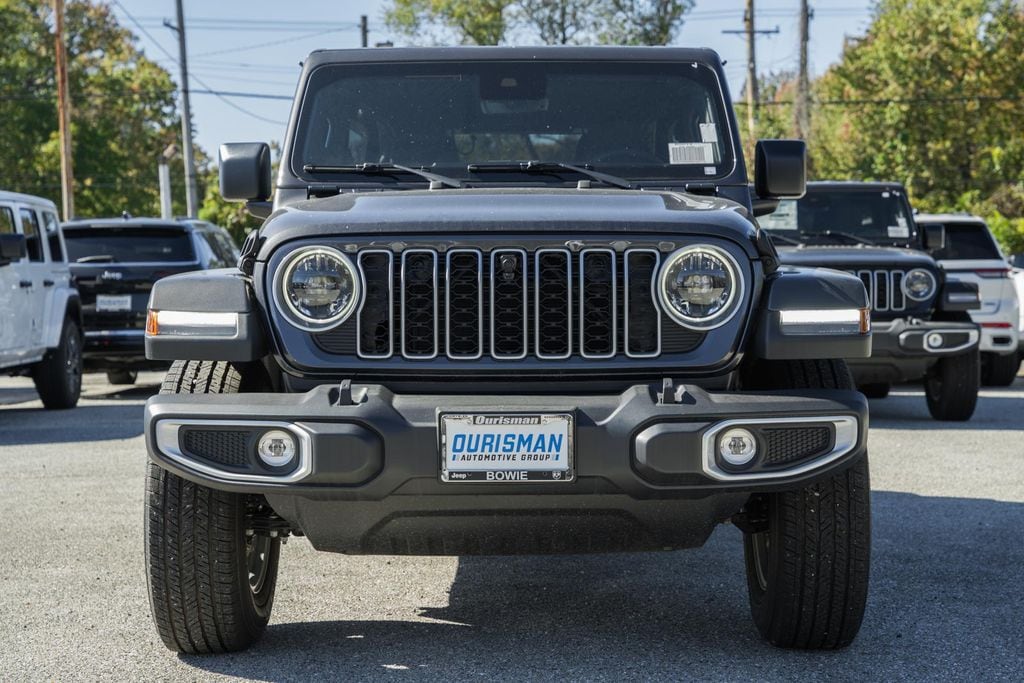 New 2025 Jeep Wrangler 4-DOOR SAHARA Sport Utility