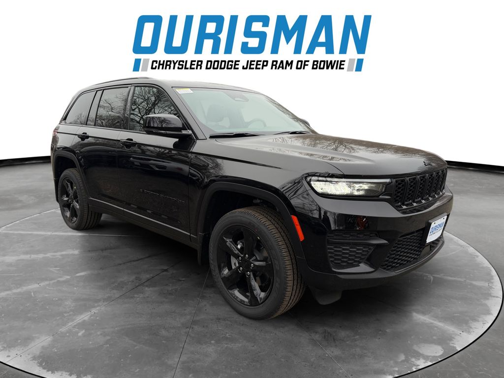 2025 Jeep Grand Cherokee Altitude's photo