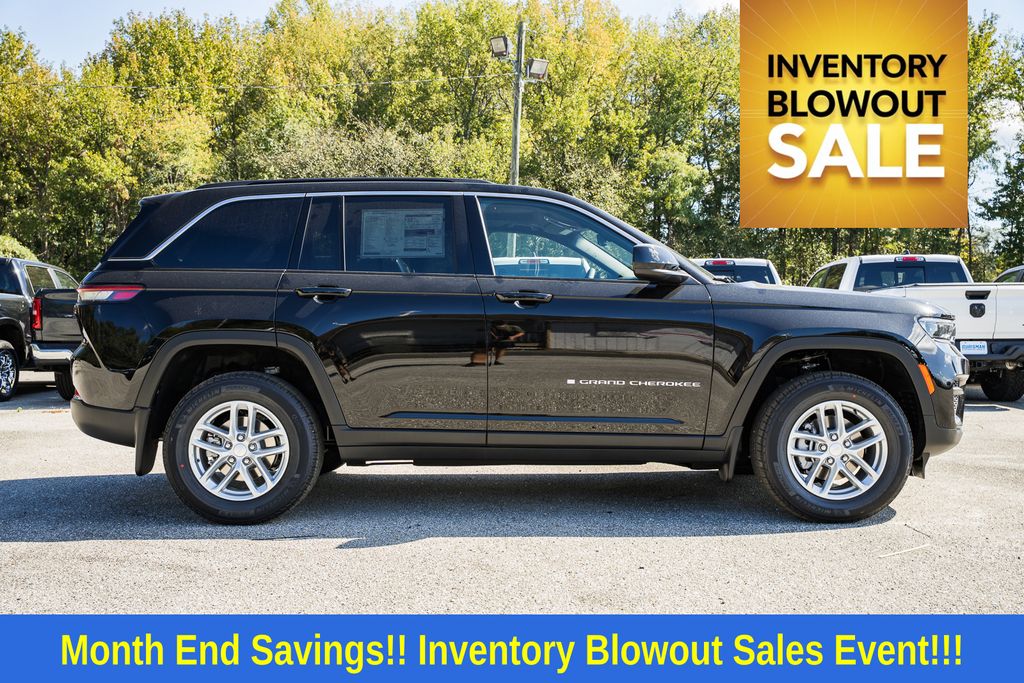 2025 Jeep Grand Cherokee Laredo photo 3